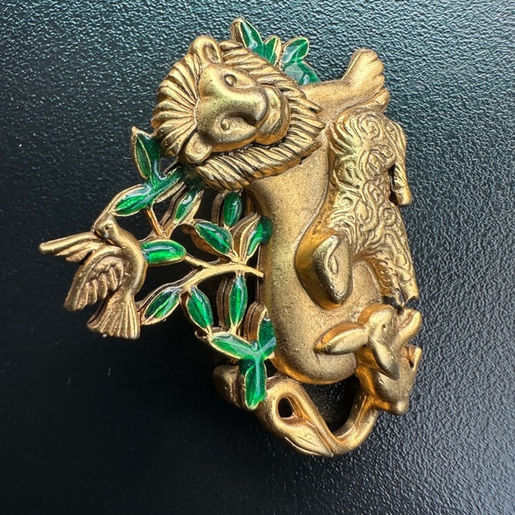 Vintage Signed Danecraft Lion Lamb Peace Dove Olive Branch Love Brooch - Picture 3 of 5